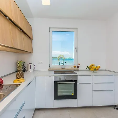 Miri Jasmine Willa *