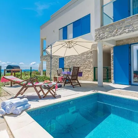 Miri Jasmine Willa *