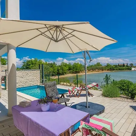 Miri Jasmine Villa *