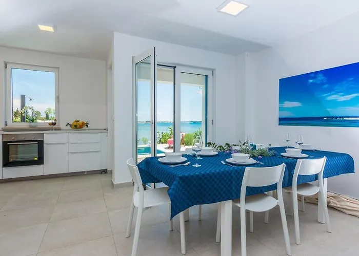 Miri Jasmine Привлака